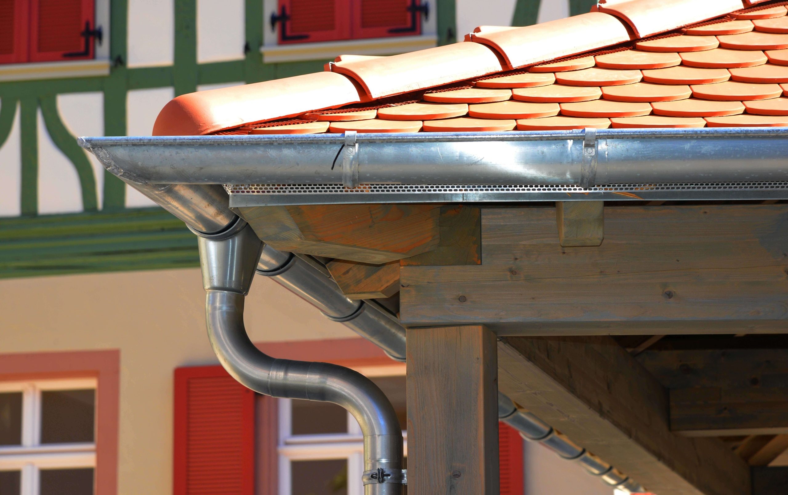 Corrosion-resistant steel gutters for effective rainwater drainage in Fayetteville